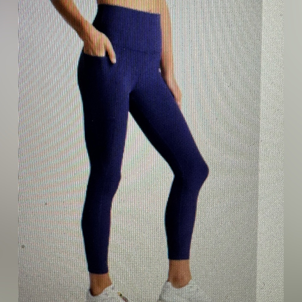 NWT- Beyond Yoga leggings. Size small. Color blue heather.